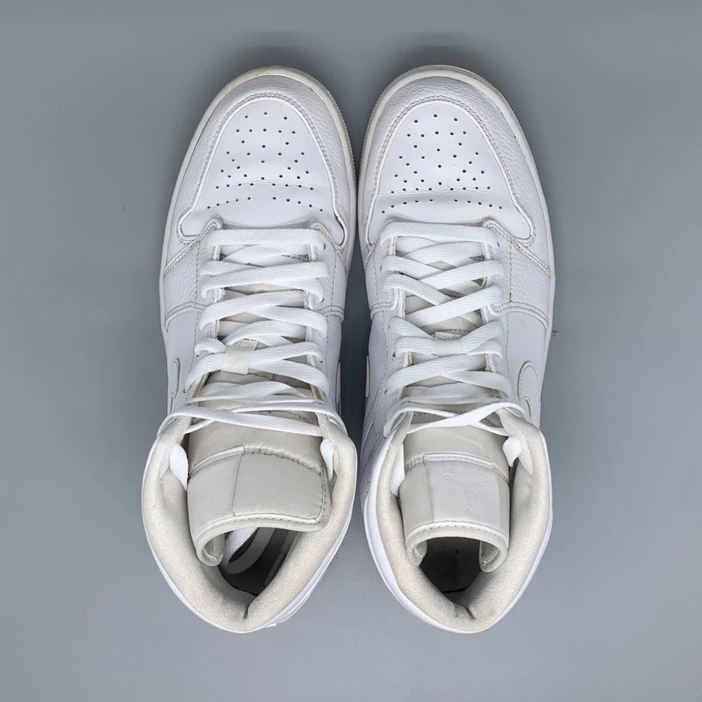 Jordan 1 Mid Triple White  Baskeball Shoes 554724-130‎ Men’s Sz 11
